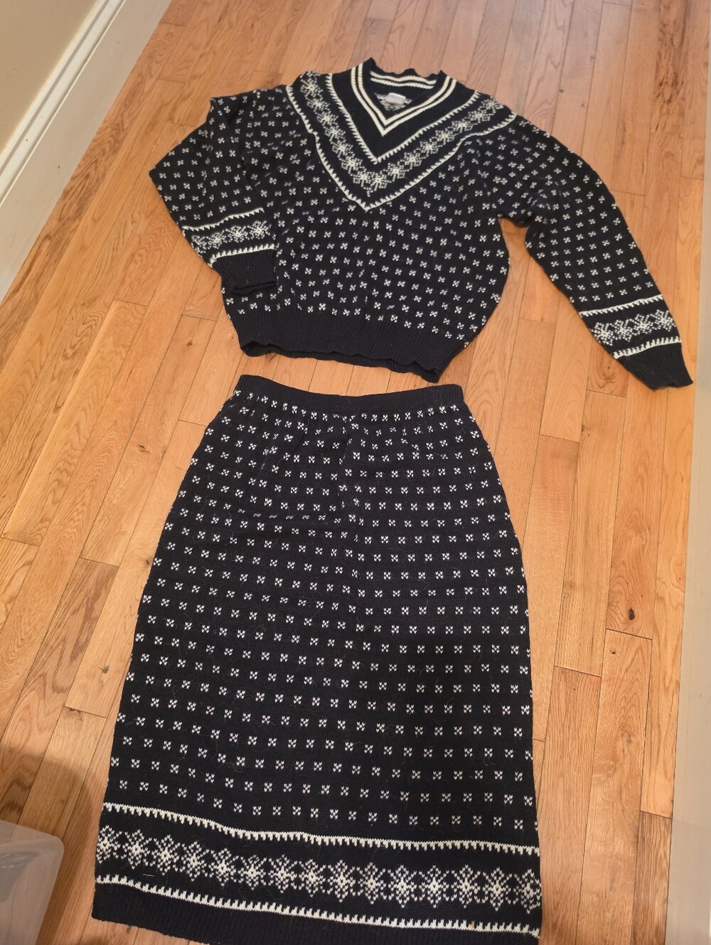 Vintage Honors Brand Black & White Knit Midi Skirt - Women's Two-Tone Pattern